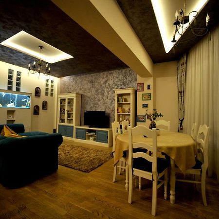 Classic Apartment Braşov Esterno foto