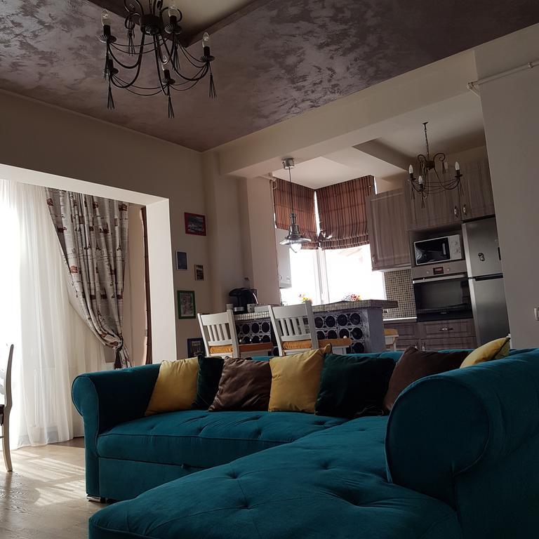 Classic Apartment Braşov Esterno foto