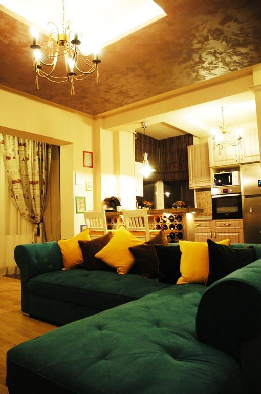 Classic Apartment Braşov Esterno foto