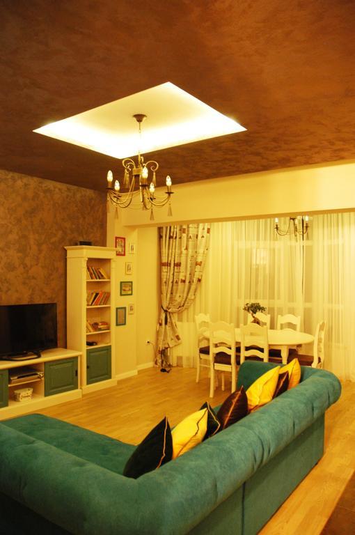 Classic Apartment Braşov Esterno foto