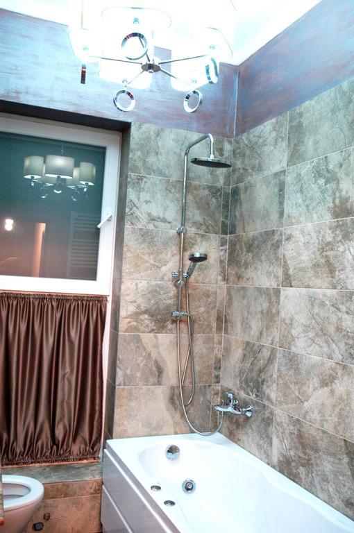 Classic Apartment Braşov Esterno foto