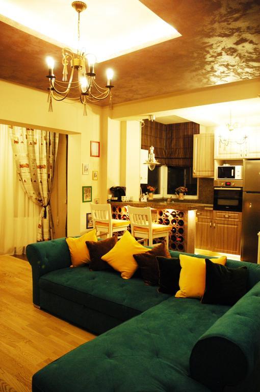 Classic Apartment Braşov Esterno foto