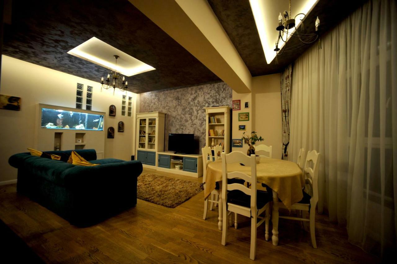 Classic Apartment Braşov Esterno foto