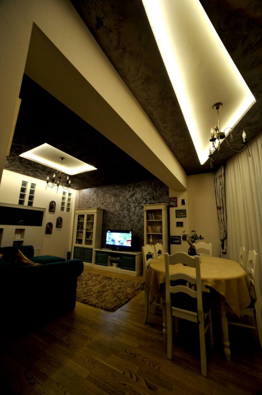 Classic Apartment Braşov Esterno foto